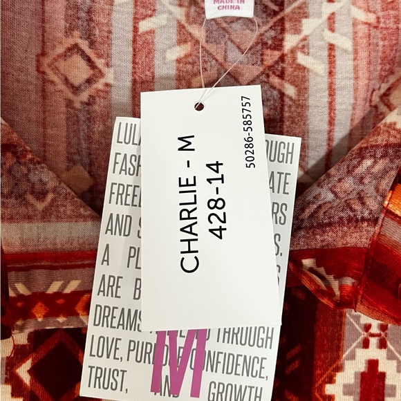 NWT LuLaRoe Charlie Button Down Women's Top Size Medium - Picture 6 of 6